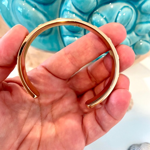 NWOT Authentic Luxury Minimalist Tory Burch Enamel Raised Logo Cuff - Picture 13 of 17